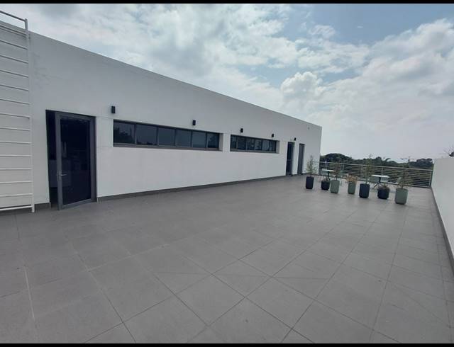 273M² OFFICE TO LET IN BRYANSTON